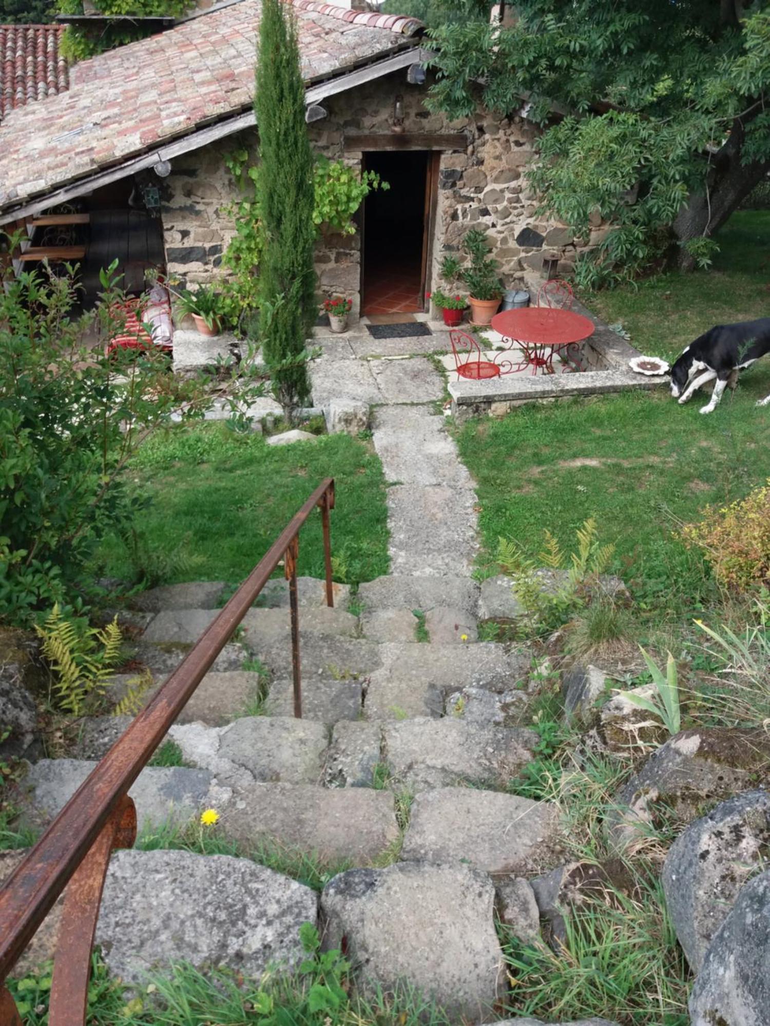 Les Folies De La Serve Ouroux Exterior foto